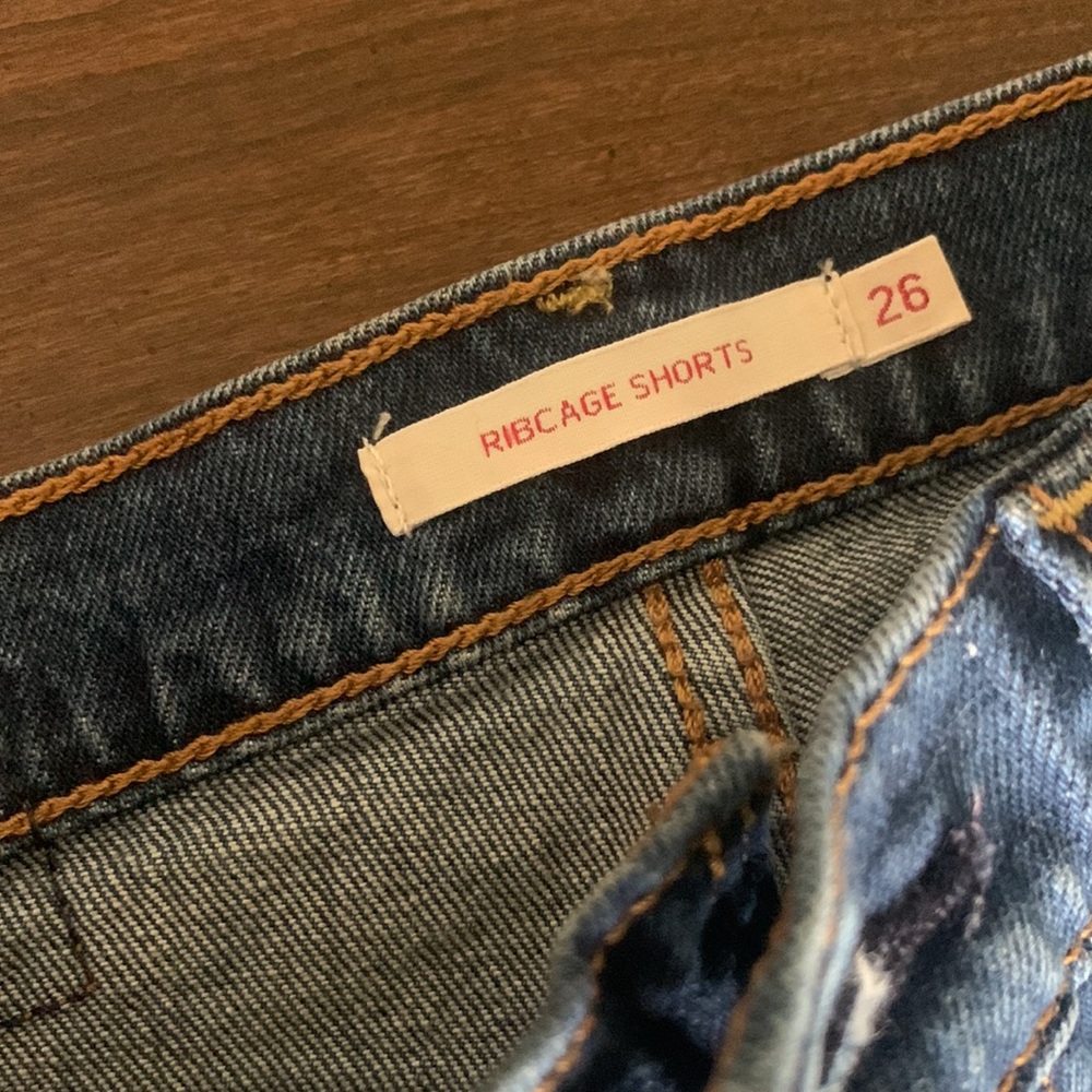 Levi distressed rib cage denim shorts - Picture 7 of 8